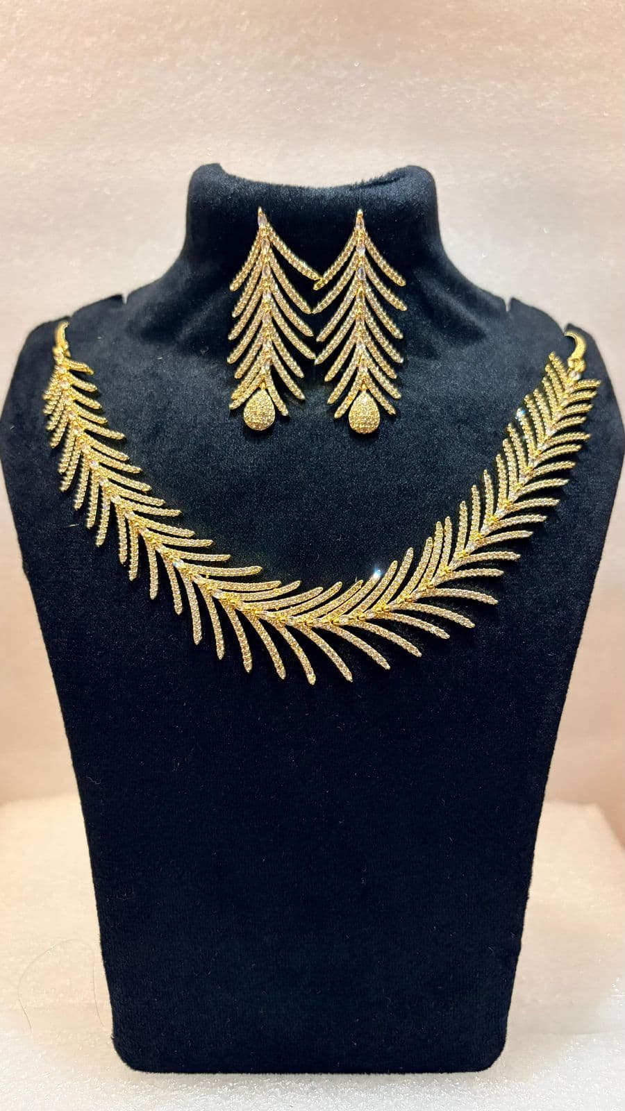 Golden Frond Royale Necklace 2